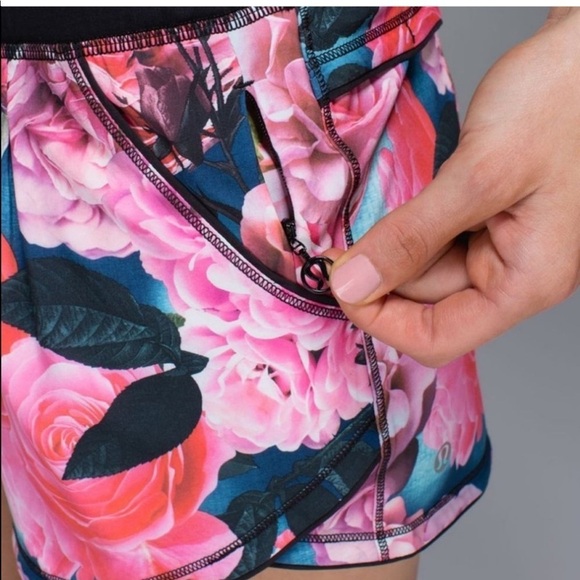 Lululemon Free Reign Short Secret Garden 4-way Stretch Pink Rose Floral 4 - Picture 4 of 16